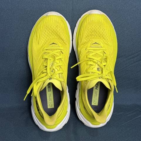 Hoka One One Clifton Edge Mens Size 9 Yellow Athletic Running Shoes Sneakers photo 4