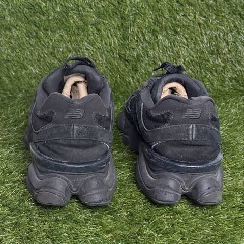 New Balance 9060 Boys Size 12.5 Black Grade School Sneakers Kids Shoes photo 4