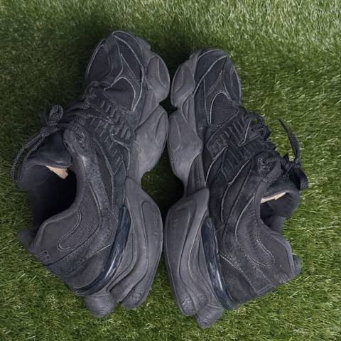 New Balance 9060 Boys Size 12.5 Black Grade School Sneakers Kids Shoes photo 5