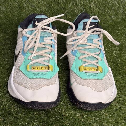 Nike Air Zoom Crossover Low Doodles Boys Size 6Y White Youth Basketball Shoes photo 2