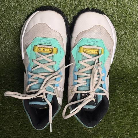 Nike Air Zoom Crossover Low Doodles Boys Size 6Y White Youth Basketball Shoes photo 6