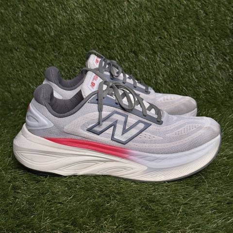 New Balance Fresh Foam X More v6 Mens Size 11 D Gray Beige Running Shoes