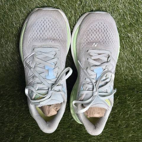 New Balance 880v13 Fresh Foam Womens Size 6.5 B Blue Green Aura Running Shoes photo 5