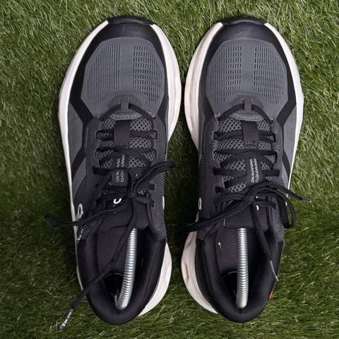 On Cloud Cloudrunner 2 Womens Size 9 Black White Supportive Running Shoes photo 6