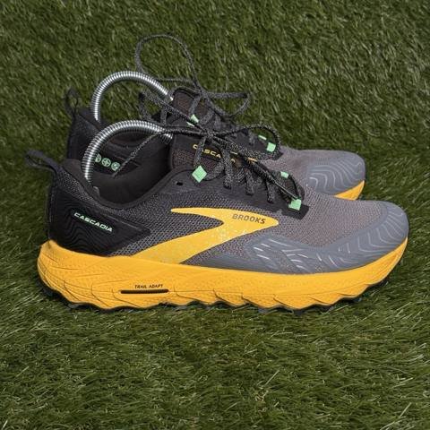Brooks Cascadia 17 Mens Size 8 Yellow Gray Trail Running Shoes Sneakers