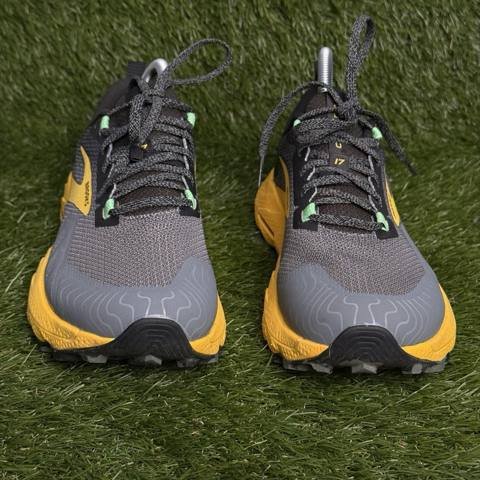 Brooks Cascadia 17 Mens Size 8 Yellow Gray Trail Running Shoes Sneakers photo 2