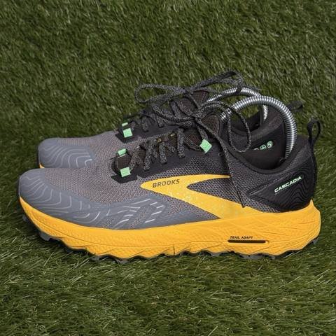 Brooks Cascadia 17 Mens Size 8 Yellow Gray Trail Running Shoes Sneakers photo 3