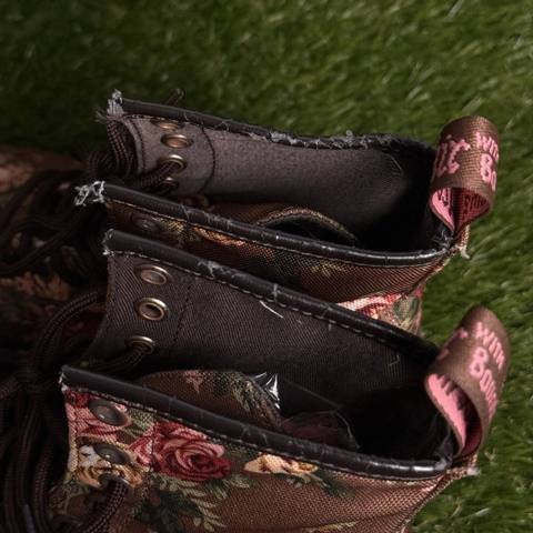 Dr Martens 1460 Womens Size 5 Brown Victorian Floral Rose Canvas Combat Boots photo 9