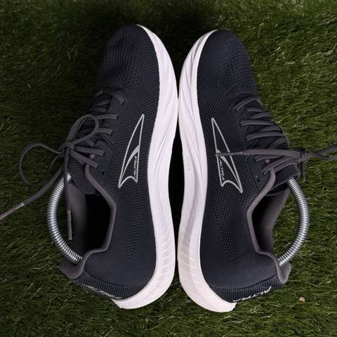 Altra Escalante 4 Mens Size 10.5 Black White EGO Knit Road Running Shoes photo 6