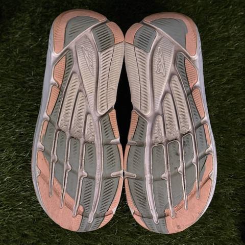 Altra Via Olympus 2 Womens Size 10.5 Gray Peach Max Cushion Road Running Shoes photo 9