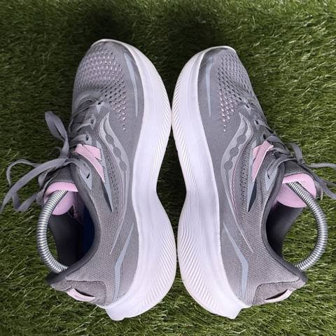 Saucony Ride 15 Wide Womens Size 8.5 W Gray Pink Cushioned Running Shoes S10730 photo 5