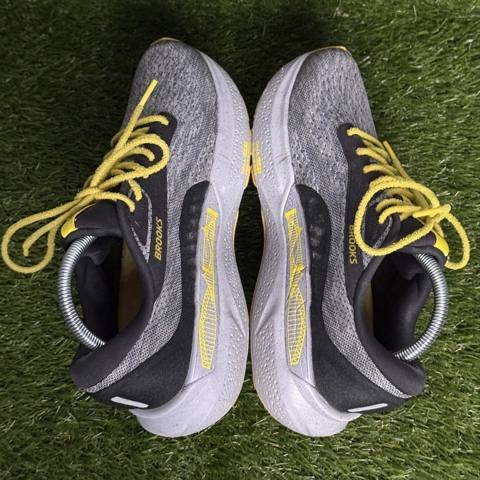 Brooks Adrenaline GTS 24 Mens Size 9 D Gray Black Yellow Support Running Shoes photo 5