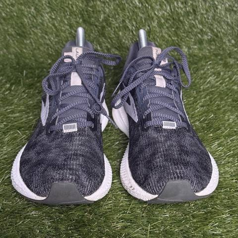 Brooks Launch 8 Womens Size 8.5 B Gray Lilac Lightweight Running Shoes photo 2
