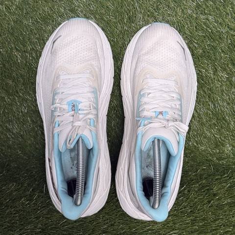 Hoka Arahi 7 Womens Size 7.5 B White Light Blue Stability Running Shoes 1147851 photo 6