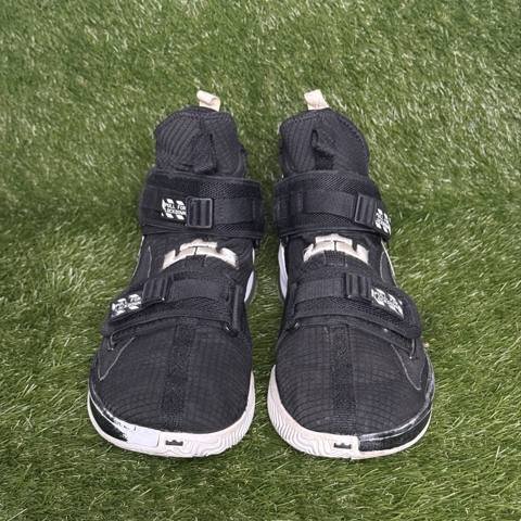 Nike LeBron Soldier 13 Mens Size 12 Black White Basketball Shoes Sneakers photo 2